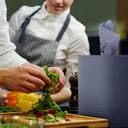 Thumbnail 4 de AmazonCommercial Papierwischtücher 2-lagig, 6 Rollen 🎧