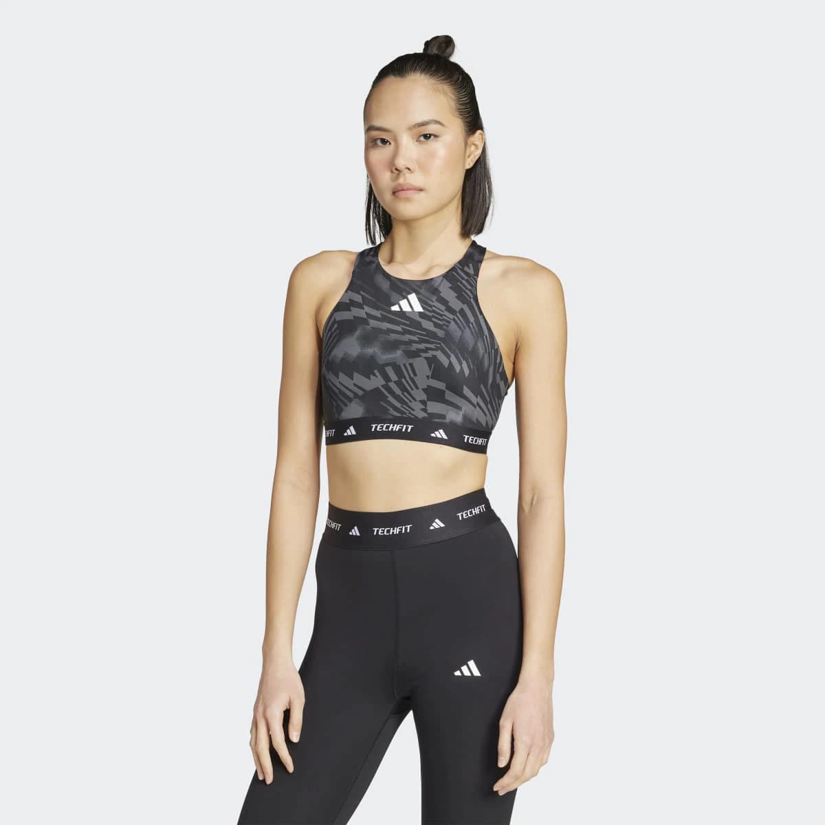 Imagen de adidas Techfit Top mujer Medium Impact 🎽 en OfertitasTOP