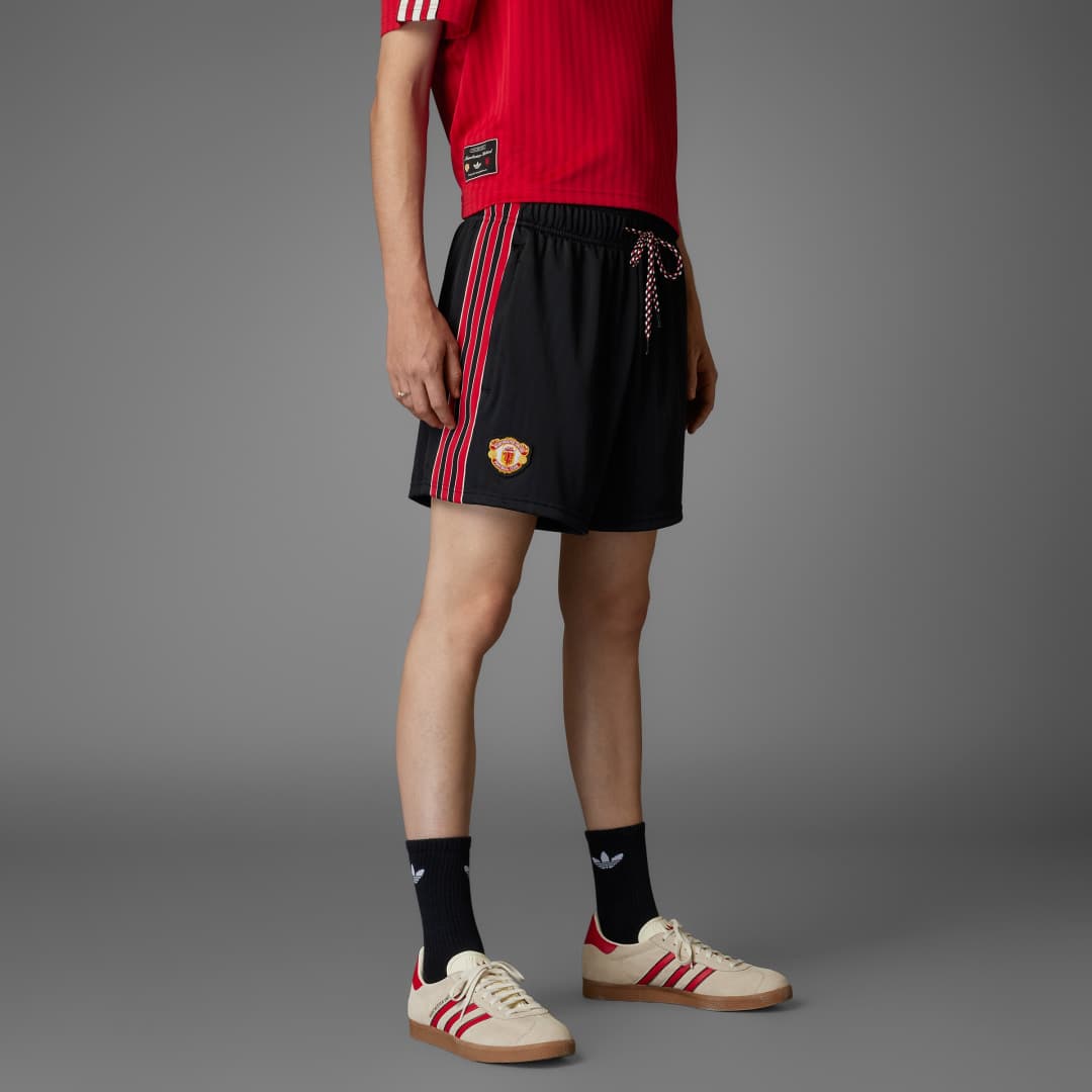 Imagen de Manchester United Terrace Icons Pantalón corto 👖 en OfertitasTOP
