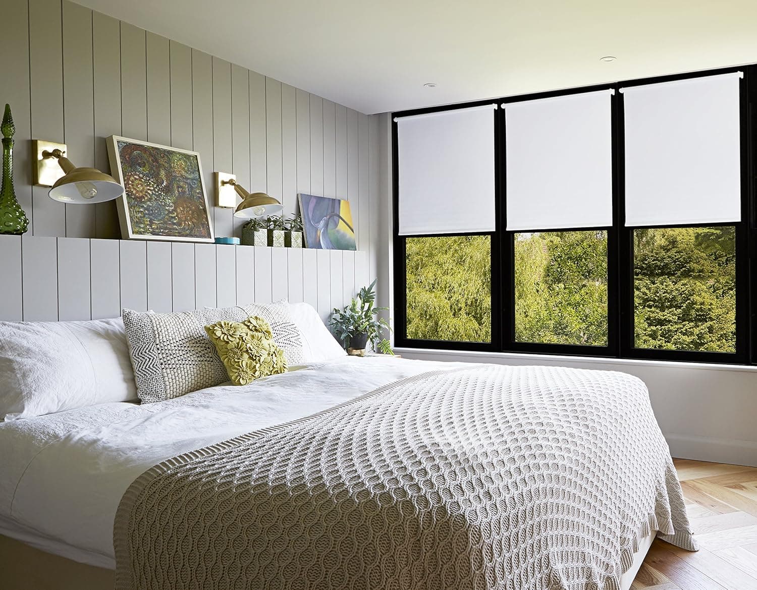 Amazon Basics Blackout Roller Blind 86 x 150 cm 🪟