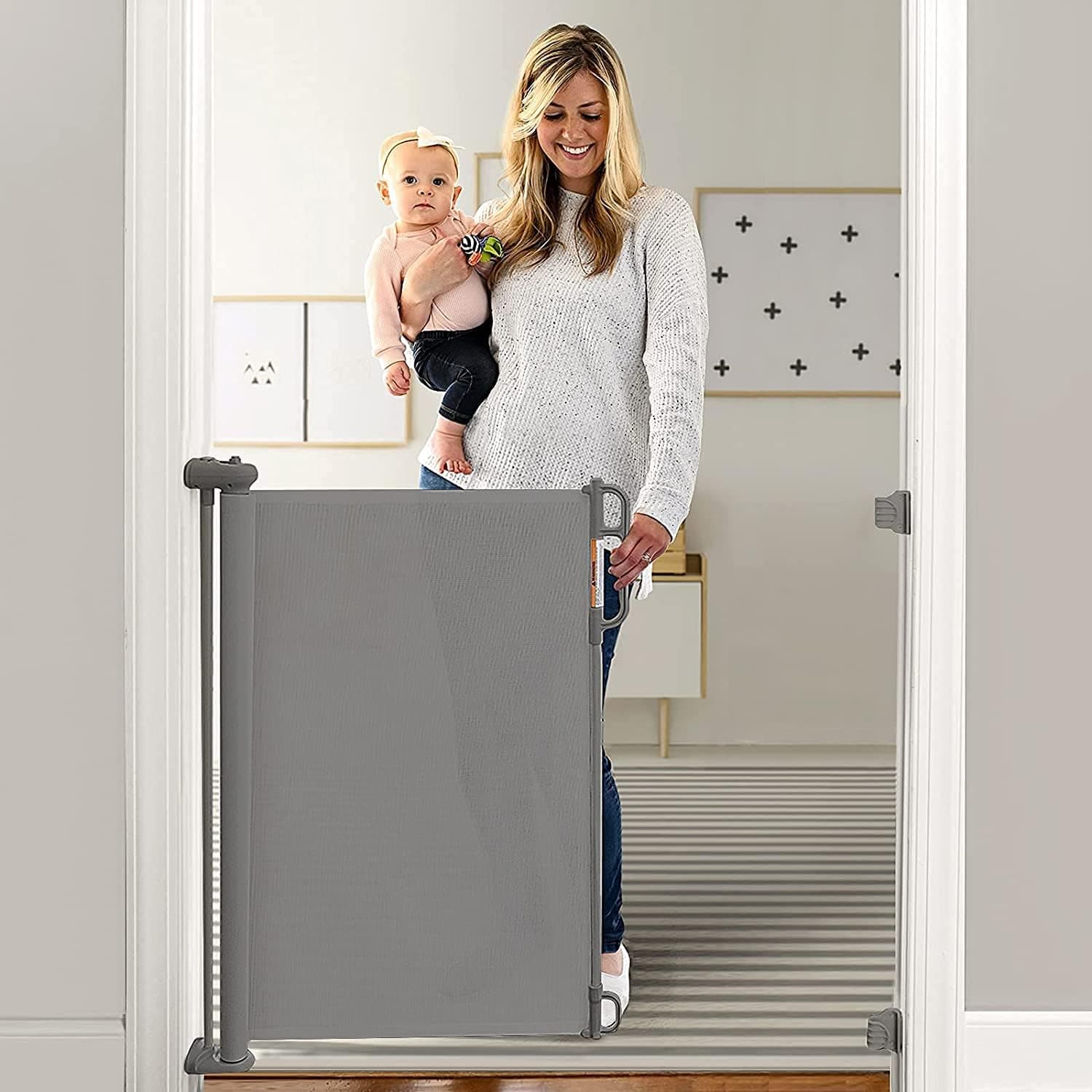 Momcozy Retractable Baby Gate 71" wide 🚪