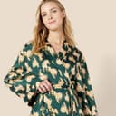 Thumbnail 5 de Amazon Essentials Relaxed-Fit Satin Sleep Robe 👗