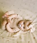 Thumbnail 12 de Dr. Brown's Advantage Glow-in-the-Dark Pacifier 6-18m 🍼