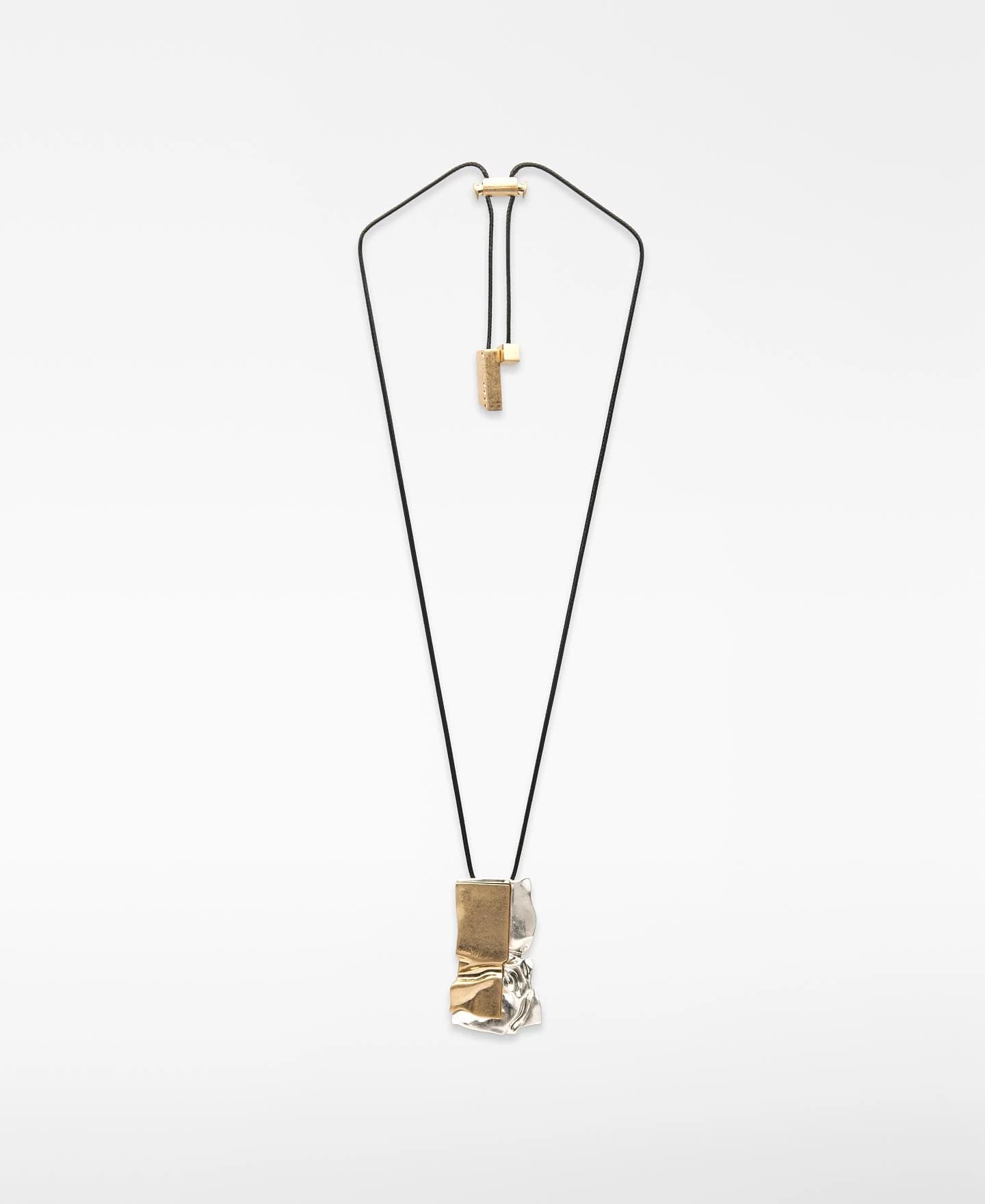 Imagen de Adolfo Dominguez Collar lacado con pieza metálica doble 💍 en OfertitasTOP