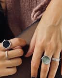 Thumbnail 2 de Ginette NY - Anillo Disc Rings de oro con ónix negro 🖤