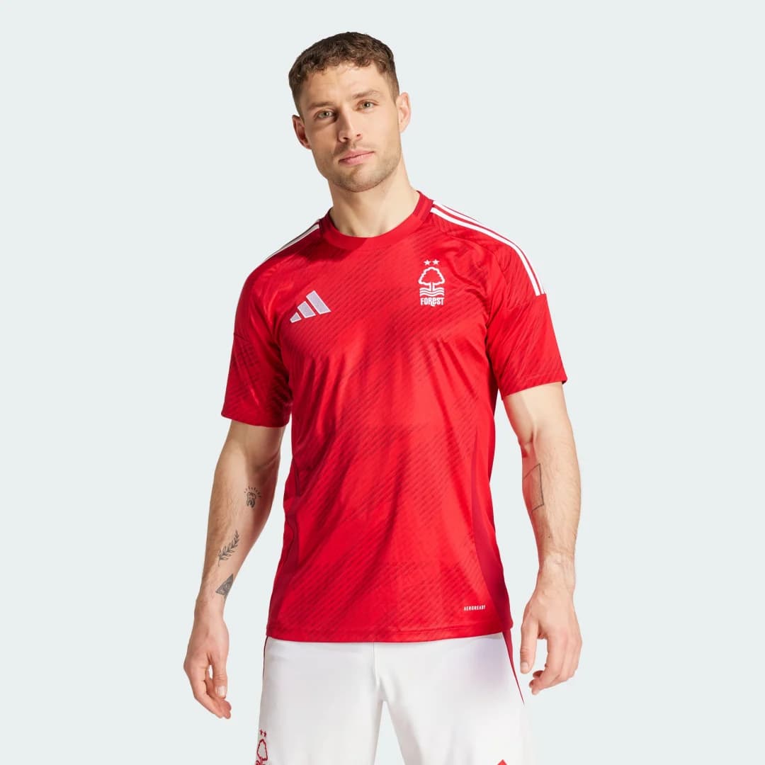 Imagen de Nottingham Forest FC 24/25 camiseta primera equipación roja en OfertitasTOP