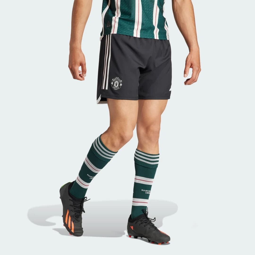Imagen de Pantalón corto Manchester United 23/24 Authentic ⚽ en OfertitasTOP