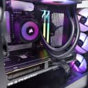 Thumbnail 1 de PCCom Imperial Ryzen 7 7800X3D 🚀 32GB, 2TB SSD, RX 9070 XT