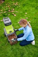 Thumbnail 4 de RYOBI RSH2545B Biotrituradora 2500 W, Ø45 mm de rama 🪓