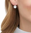 Thumbnail 6 de Swarovski Pendientes Bella V talla redonda, blancos 💍