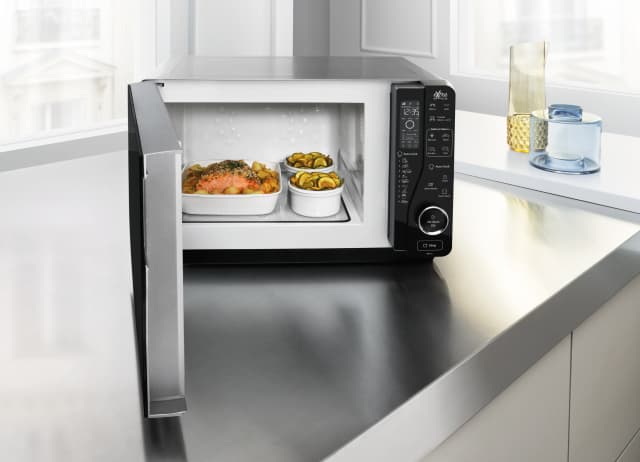 Detalle 2 de Whirlpool MWF 421 SL microondas sin plato giratorio 30 l