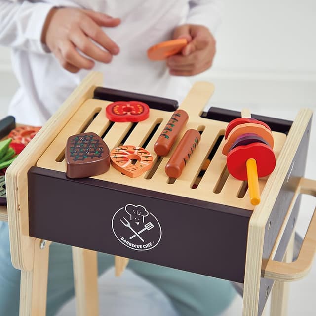 Detalle de Janod Barbecue in legno J06619 con 57 accessori in feltro e legno, gioco di imitazione da 3 anni