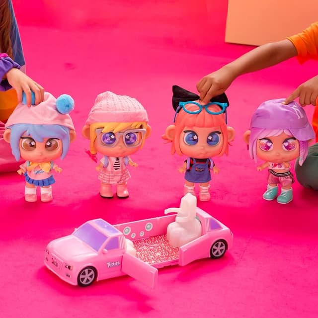 Detalle 2 de Famosa Trotties Sophie muñeca Paris 3 años