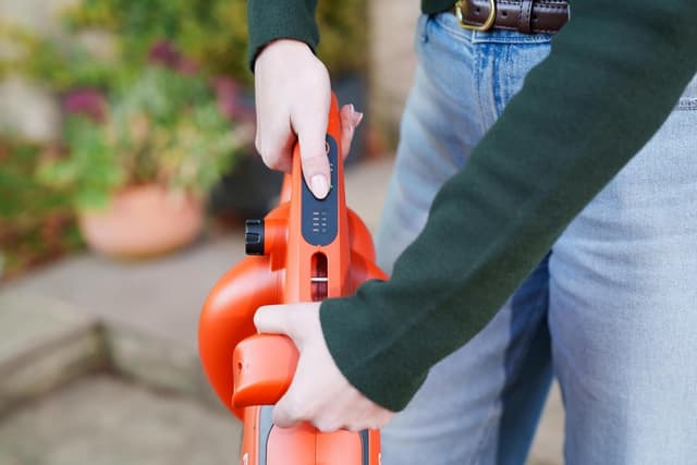 Thumbnail 4 de Flymo 18V EasiBlowVac cordless leaf blower