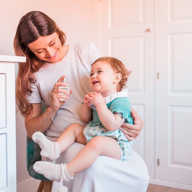 Detalle 1 de Suavinex Baby Cologne Clásica 100 ml