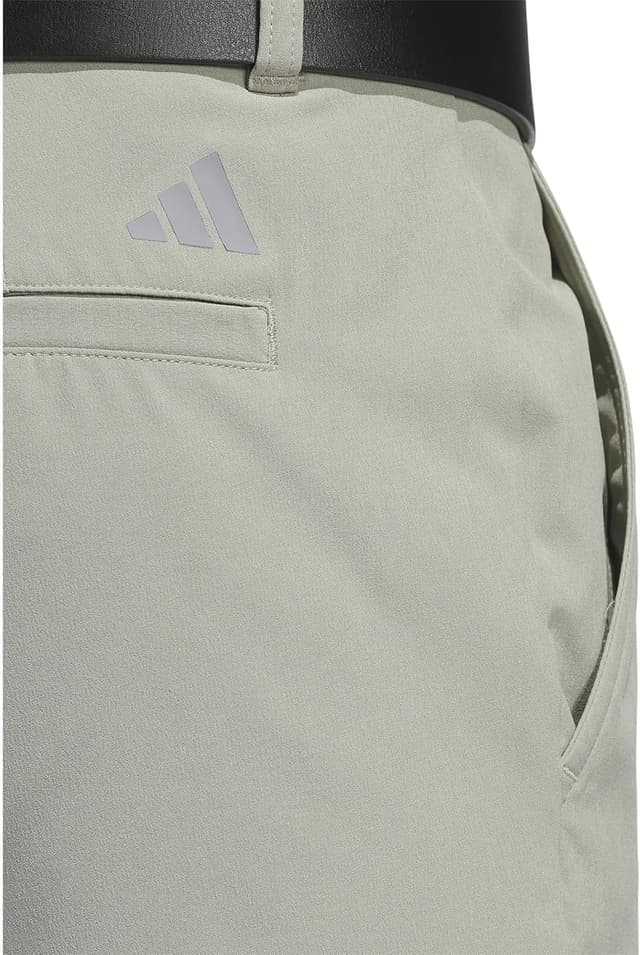 Detalle de adidas Men’s Ultimate365 Tapered Golf Pants for Everyday Comfort