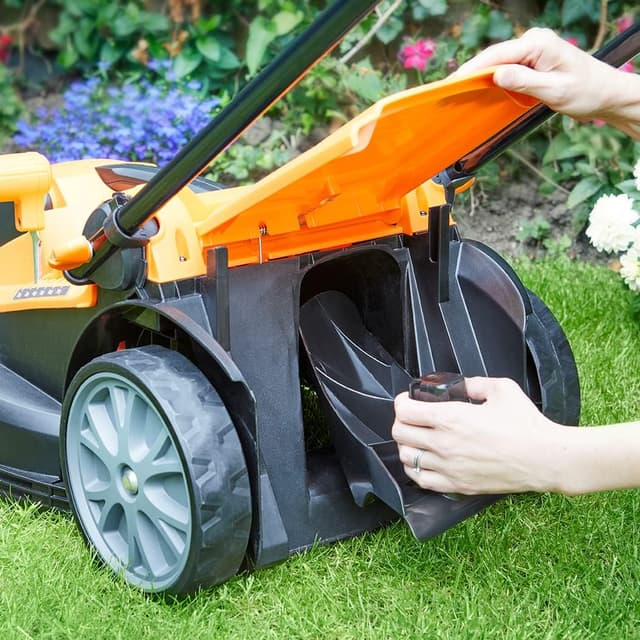 Thumbnail 1 de LawnMaster CLMF2437G Tondeuse 37cm 24V