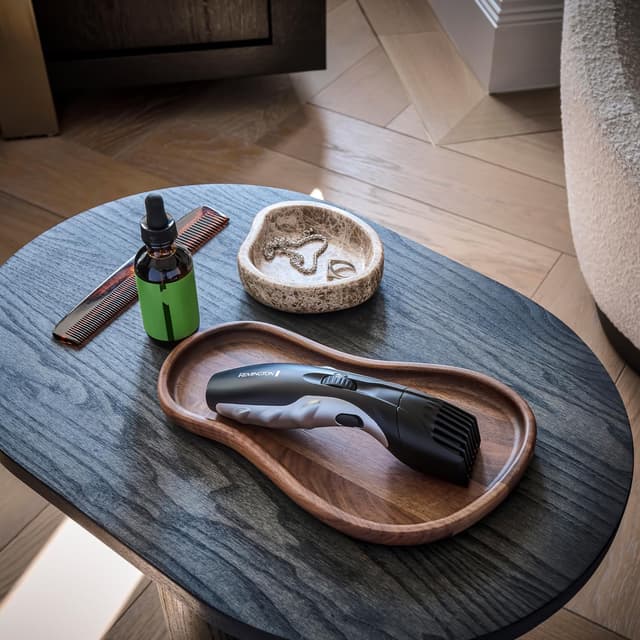 Detalle 2 de Remington MB320C Set regolabarba uomo con 9 lunghezze 1,5–18 mm, lame in ceramica e uso a rete/batteria