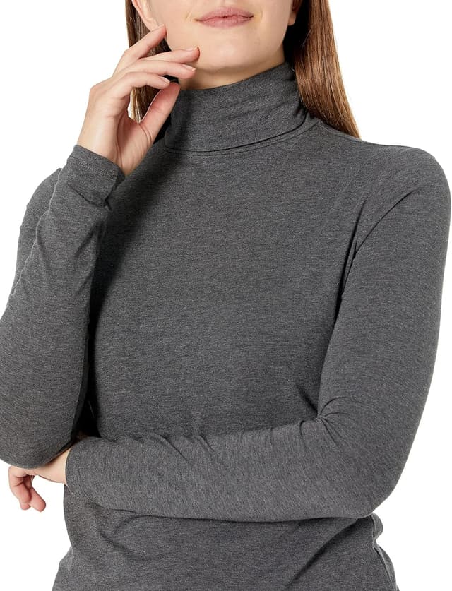 Detalle de Women’s Long-Sleeve Turtleneck Fleece Top