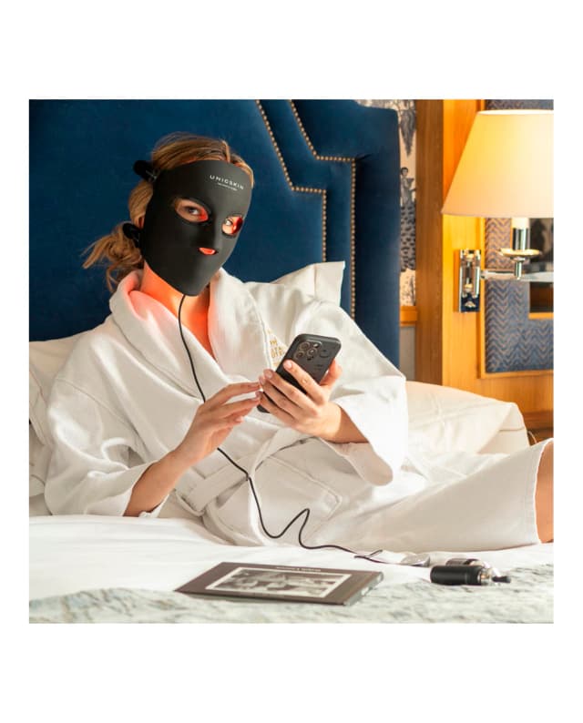 Detalle 2 de Unicskin Máscara Facial Avanzada Unicled 5.0 Centurion Korean