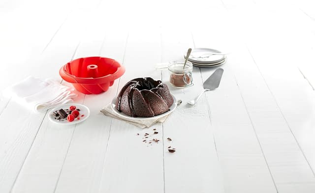 Thumbnail 3 de Lékué Molde Savarín Espiral de Silicona Rojo, 20 cm 🍰