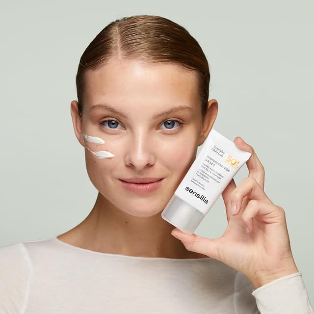 Detalle de Sensilis Photocorrection AR SPF50+ : crème solaire anti-rougeurs raffermissante pour peaux sensibles (40 ml)