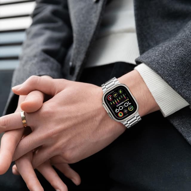 Detalle de Anlinser five-link stainless steel Apple Watch metal strap (49mm–42mm) in Silver