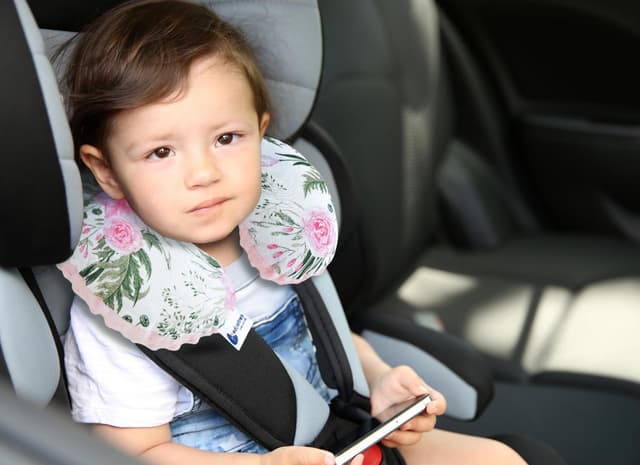 Detalle de Medi Partners Cuscini da Viaggio Bambini per Collo in Minky e 100% Cotone per Seggiolino Auto e Neonato – Fiori Minky rosa chiaro