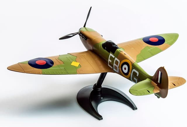 Detalle 2 de Airfix QUICKBUILD J6000 Spitfire model aircraft kit (no glue, no paint) for kids 6+