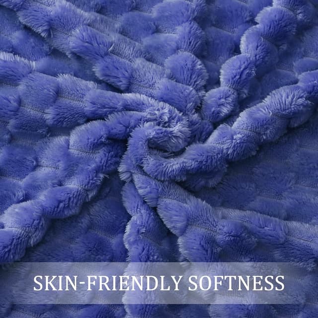 Thumbnail 6 de Exclusivo Mezcla fleece double size blanket (150x200 cm) in cobalt blue with 3D cloud jacquard