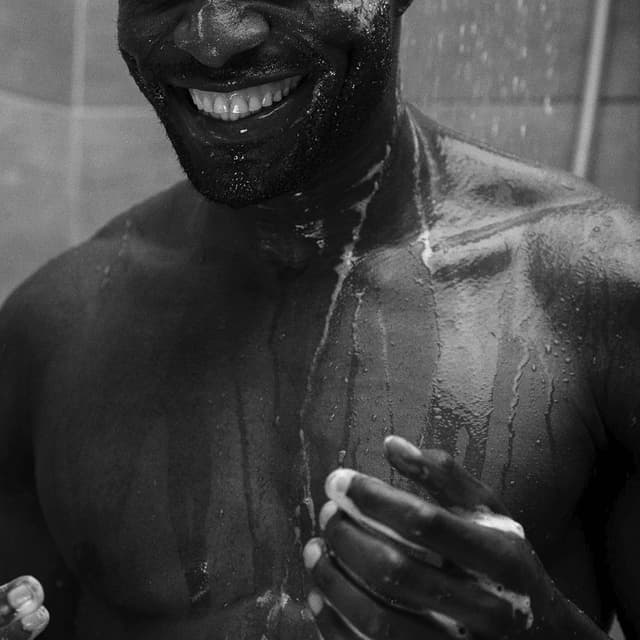 Detalle de Aesop Classic Shampoo (Gentle Formulation) with Rosemary, Cedarwood & Juniper Berry