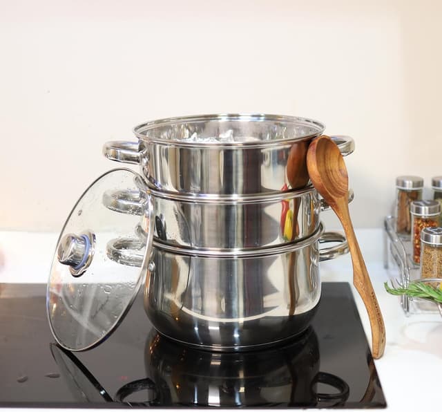 Detalle de Buckingham 3 Tier Premier Steamer Set with Glass Lid (18 cm) – Polished Mirror Stainless Steel, Induction Compatible