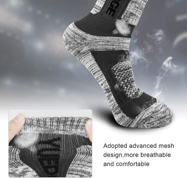 Detalle de YUEDGE Men’s 5 Pairs Athletic Crew Socks – breathable, cushioned and multi-wicking