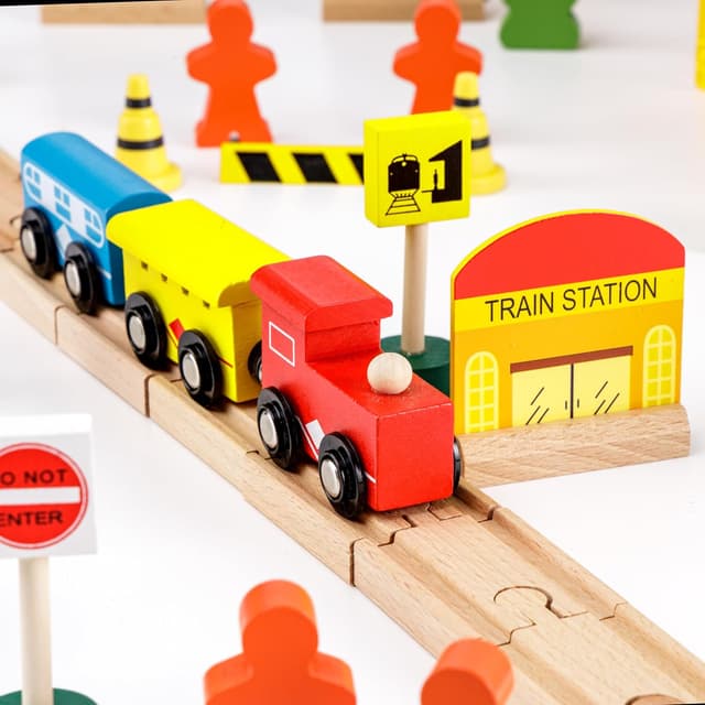 Detalle de Baroni Toys trenino in legno 60 pezzi