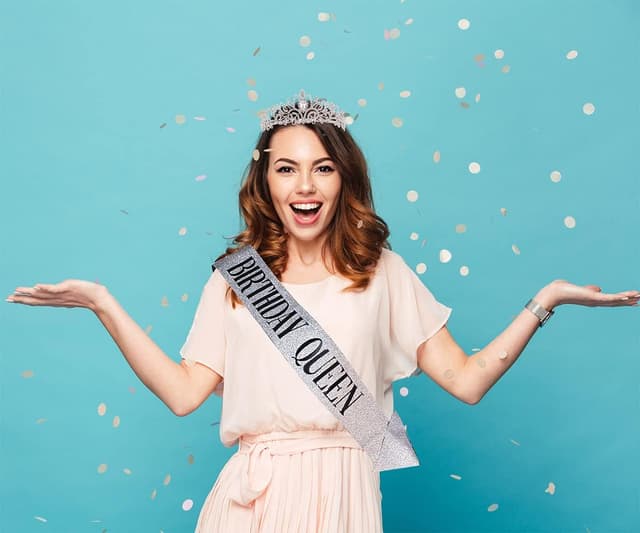 Thumbnail 4 de Birthday Queen Sash & Rhinestone Tiara Set