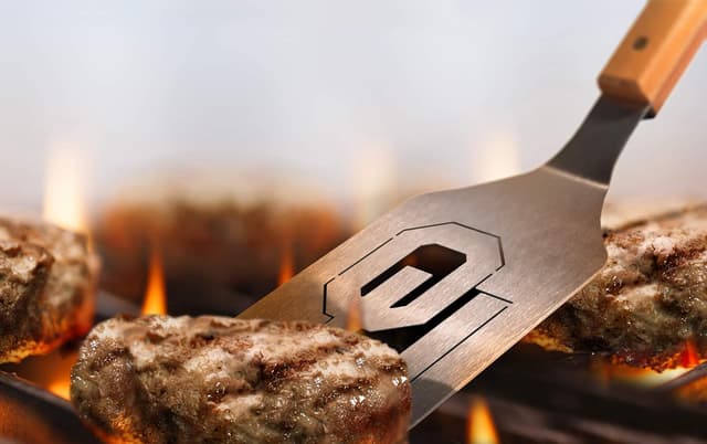 Detalle de YouTheFan NCAA Classic Series 3-Piece BBQ Set with Laser-Cut Design