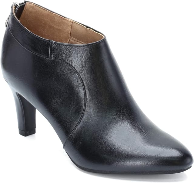 Detalle de LifeStride Women’s Georgia comfort dress shoe with soft support and traction sole