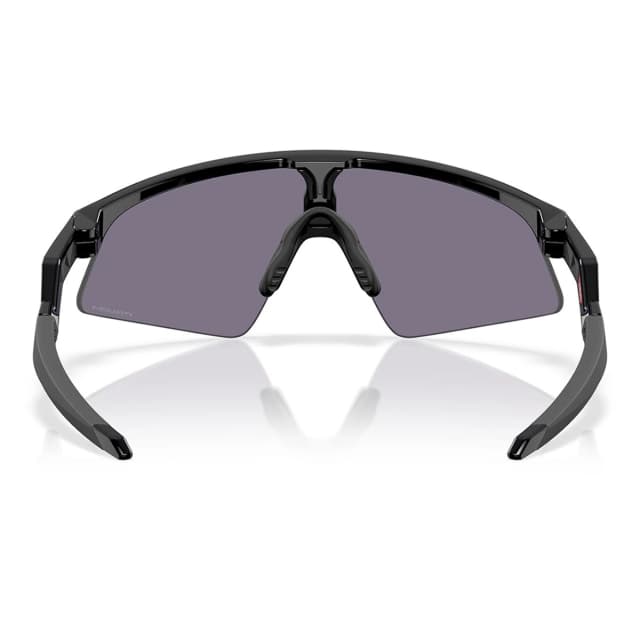 Detalle de Oakley Resistor Sweep: gafas de sol Prizm con montura O’Matter y ajuste cómodo