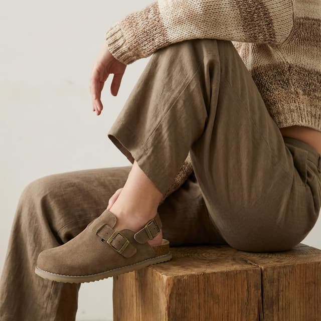 Thumbnail 4 de CUSHIONAIRE Brooklyn Suede Women’s Slides adjustable buckle clog 👡