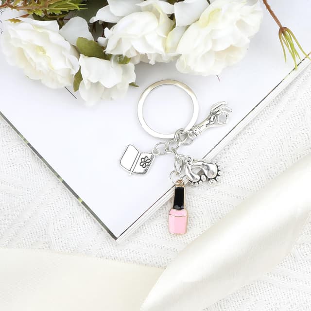 Detalle de Tranbath Schlüsselanhänger mit Fuß- und Nagellack-Design – kreatives Freundschafts- oder Geburtstagsgeschenk