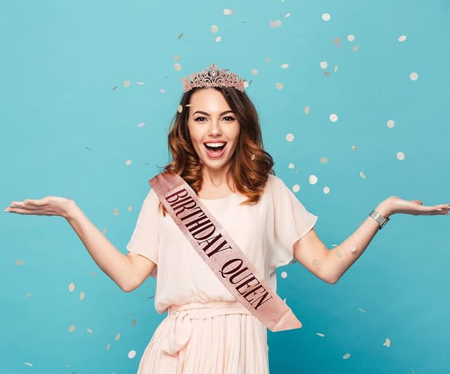 Thumbnail 3 de Birthday Queen tiara set 50th sash