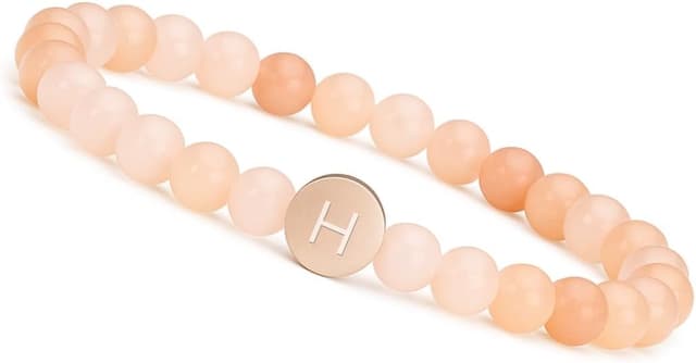 Detalle de GD GOOD.designs EST. 2015 Bracelet en perles de quartz rose avec perle lettre plaquée or rose 18 carats