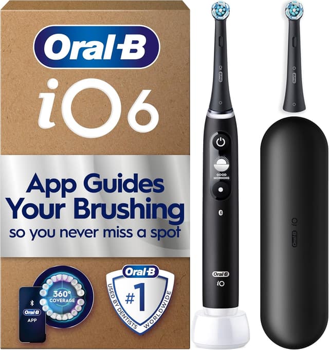 Detalle de Oral-B iO6 Series electric toothbrush with travel case 🪥