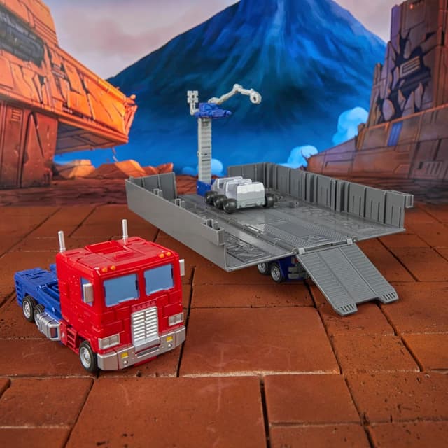 Detalle 2 de Transformers Studio Series Commander Class Optimus Prime 86-31 action figure (ispirata a The Movie), 17,5 cm