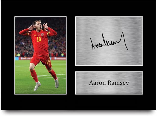 Detalle de HWC Trading A4 Aaron Ramsey signed print for fans