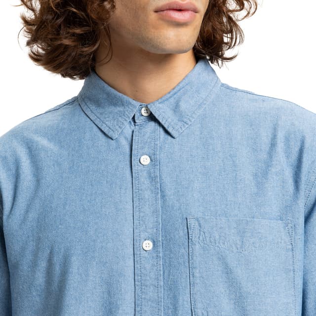 Detalle de Quiksilver Yosemite Chambray camisa de hombre