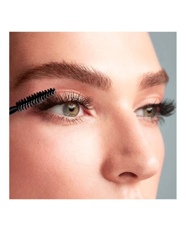 Detalle de M2 Beauté Eyezone Conditioning Care Complex 8 ml para pestañas y cejas