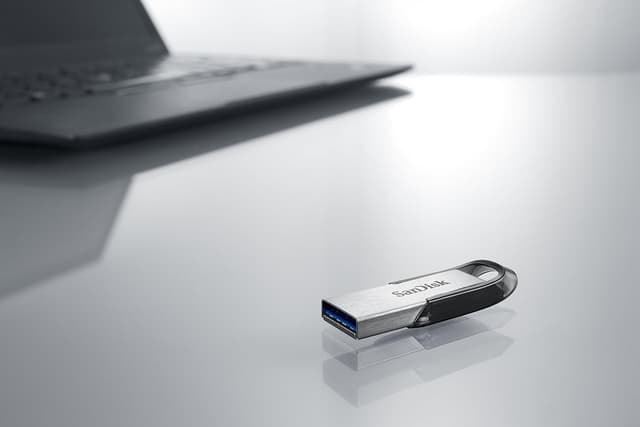 Detalle 2 de SanDisk Ultra Flair 64 GB USB 3.0