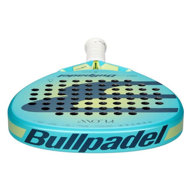 Detalle 2 de Bullpadel Flow Woman pala 25, ligera 100% carbono