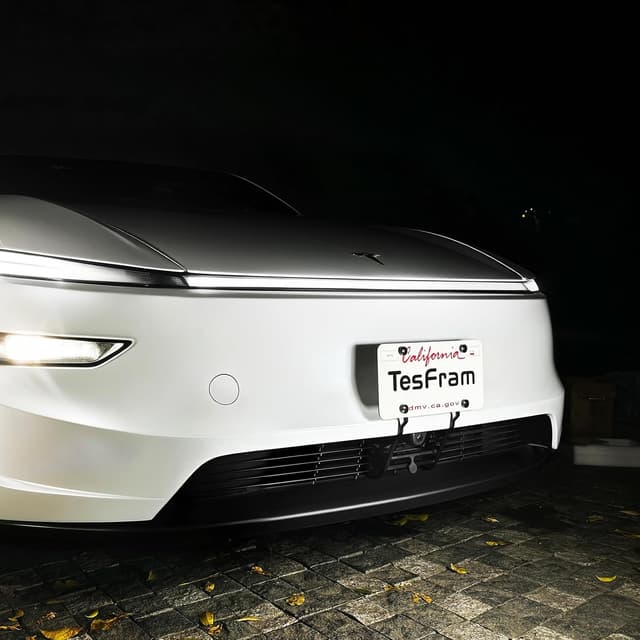 Detalle de 2026 Tesla Model Y Juniper License Plate Holder (Premium Only) — No-Drill Front Bracket Kit with Anti-Theft Features